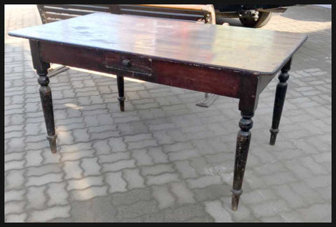 I.1943 MESA DE PATAGUAS CON CAJÓN