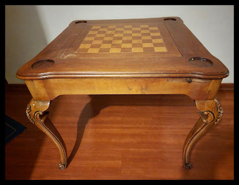 I.4145 MESA DE JUEGO CON TABLERO