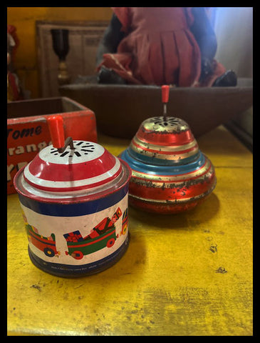 II.3418 JUGUETES ANTIGUOS