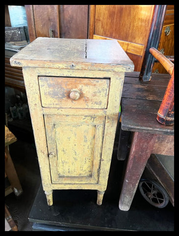 I.4148 VELADOR ANGOSTO