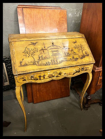 I.4150 SECRETAIRE PINTADO