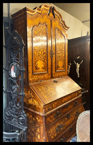 I.4151 GRAN BUREAU CON MARQUETERÍA