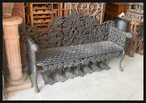 I.1954 DOS BANCAS GRANDES DE FIERRO FUNDIDO