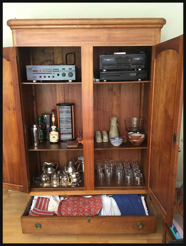 I.1548 ROPERO TRANSFORMADO EN BAR