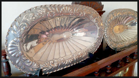 II.2459 PAR DE PLATOS DE PLATA