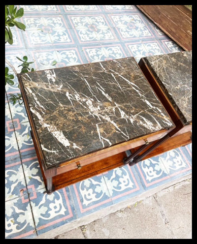 I.4165 PAR DE VELADORES CON MÁRMOL