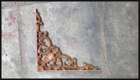 II.2464 PAR DE ESQUINEROS