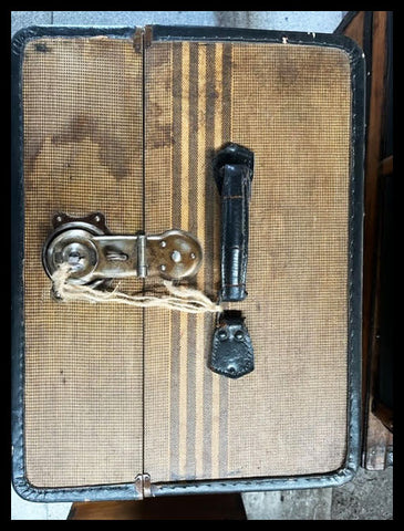 II.3493 BAÚL DE VIAJE