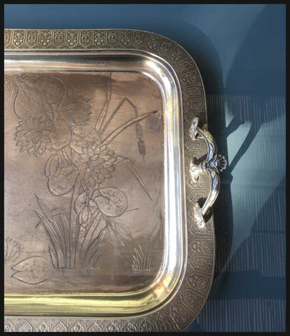 II.2473 BANDEJAS DE PLAQUÉ CON ASAS