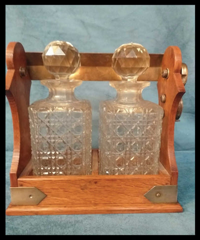 II.2476 PAREJA DE LICOREROS