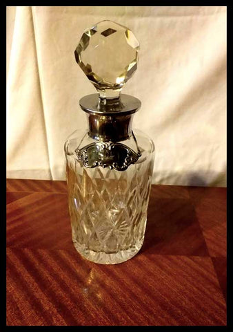 II.2479 BOTELLAS DE CRISTAL PARA LICORES