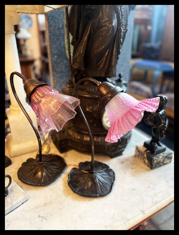 II.3662 LÁMPARAS DE MESA TULIPAS ROSADAS