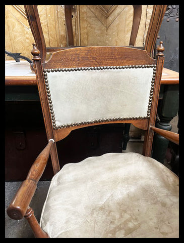 I.4185 SILLA CON TAI ORIGINAL DE CUERO