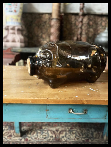 II.3667 VASIJA DE VIDRIO CON FORMA DE CHANCHO