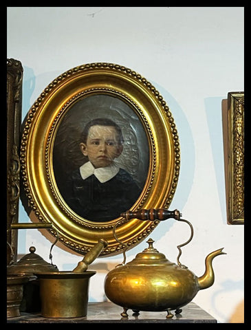 II.3668 MARCO DORADO OVALADO