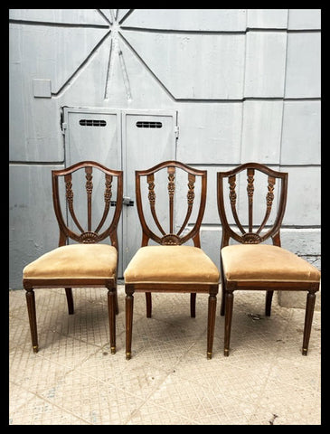 I.4190 8 SILLAS DE MADERA