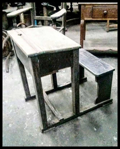 I.1967 PUPITRE DE NIÑO