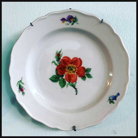 II.2097 JUEGO DE 7 PLATOS MEISSEN CON FLORES