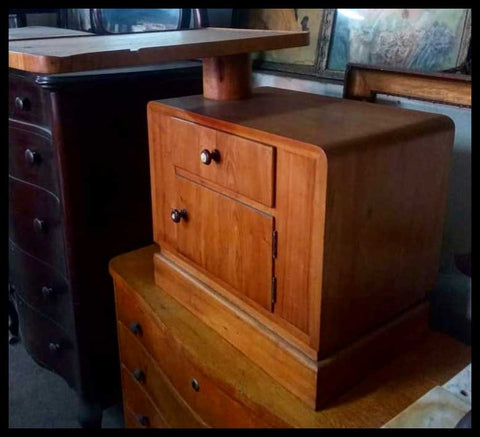 I.1975 PAR DE VELADORES ART DECO