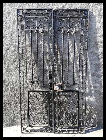 II.2498  REJA DE FIERRO