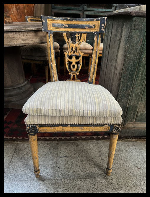 I.3944 12 SILLAS VALDÉS