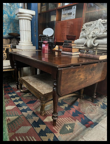 I.3945 MESA CON CABECERAS ABATIBLES