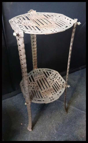 II.1619 JARDINERA NEGRA PINTADA Y BASE