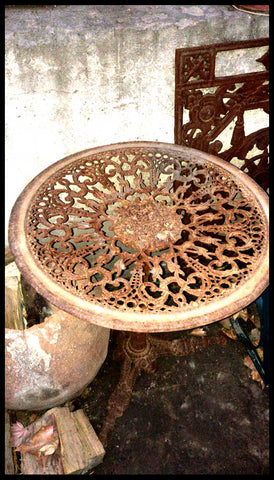 I.1984	MESA REDONDA DE FIERRO CON VIDRIO