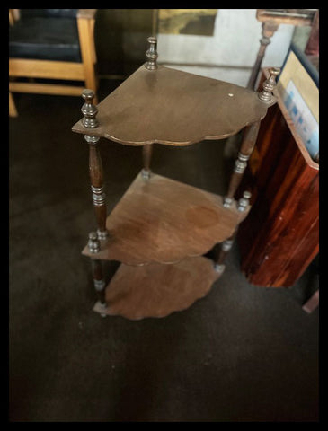 II.3693 REPISA ESQUINERA