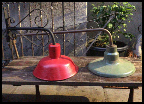 II.2530	LÁMPARAS DE FIERRO Y METAL PINTADAS