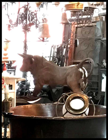 II.2532	TORO DE FIERRO FUNDIDO