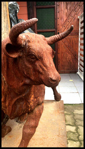 II.2532	TORO DE FIERRO FUNDIDO