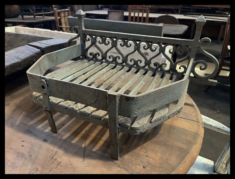 II.3426 BASE DE CHIMENEA