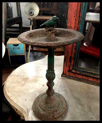 II.2538	BEBEDERO DE FIERRO VERDE