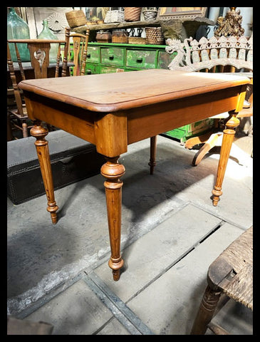 I.4254 PEQUEÑA MESA CHILENA