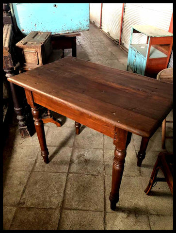 I.1993	MESA PATAS TORNEADAS