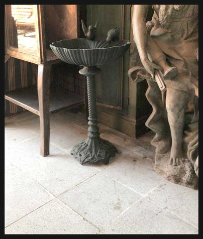 II.2291 BEBEDERO FIERRO MEDIANO