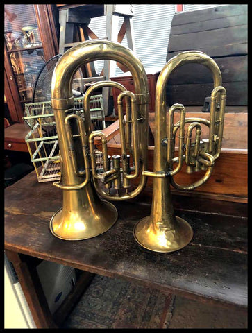 II.2539	PAR DE TROMPETAS