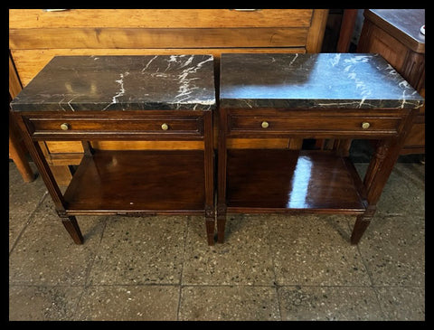 I.4259 PAR DE VELADORES CON CUBIERTA DE MÁRMOL