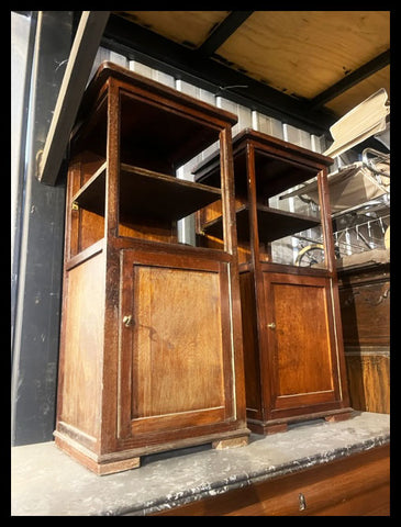 I.4278 PAR DE VELADORES ALTOS DE MADERA