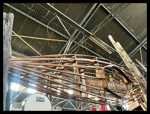 I.4281 ESQUELETO DE KAYAC