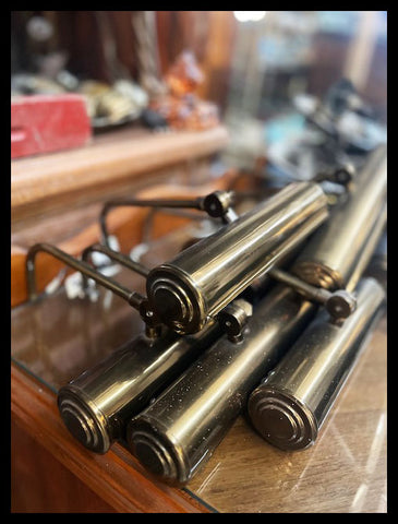 II.3689 LÁMAPARAS PARA CUADROS