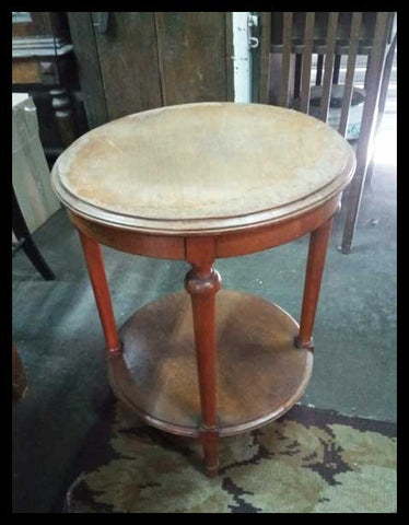 I.1999	MESA REDONDA DOBLE CUBIERTA DE LINGUE