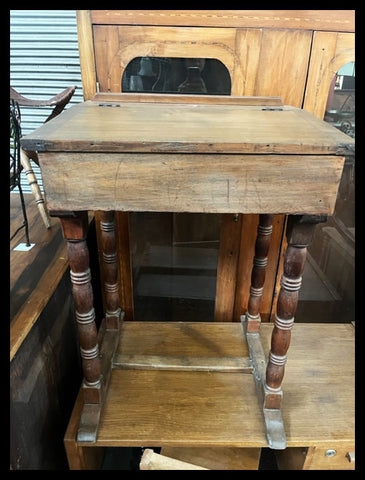 I.4296 PUPITRE DE MADERA