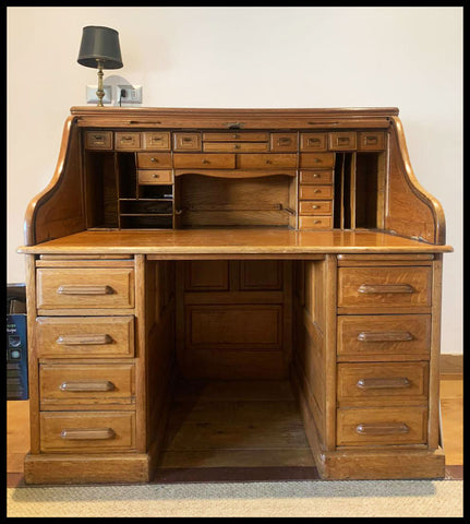 I.4301 ESCRITORIO CORTINA DE ROBLE AMERICANO