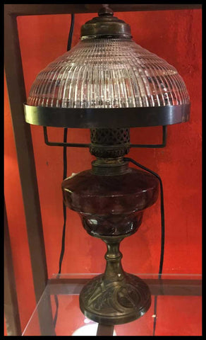 II.2617	LÁMPARA PANTALLA DE VIDRIO Y ESTANQUE BURDE