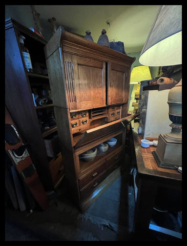 I.3959 MUEBLE THOMPSON DE ROBLE AMERICANO