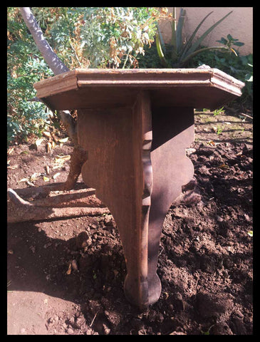 II.2627	REPISA DE MURO DE MADERA