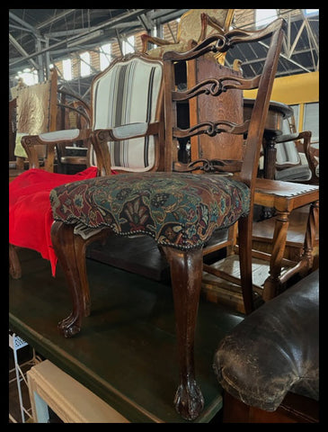 I.3960 8 SILLAS TAPIZADAS