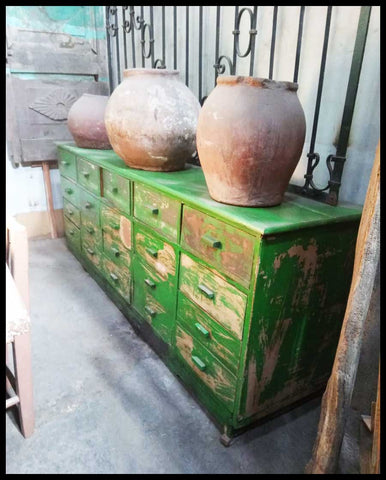 I.2048 MUEBLE CON CAJONES VERDES